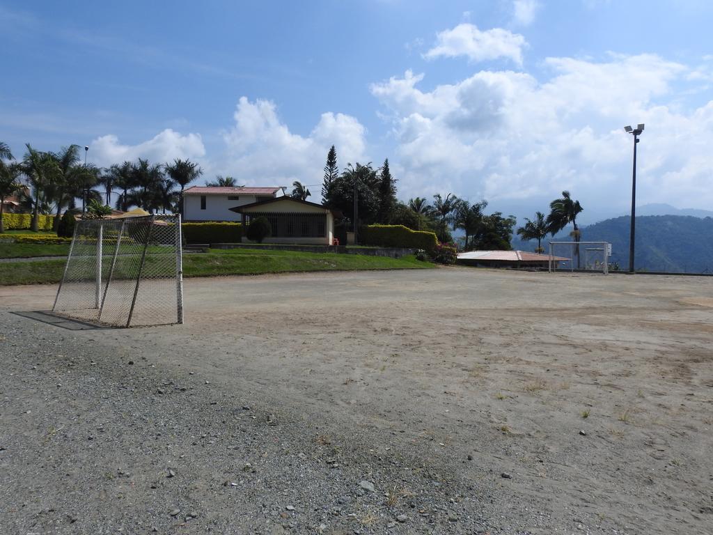 Hostal La Sultana Santa Rosa De Cabal Luaran gambar