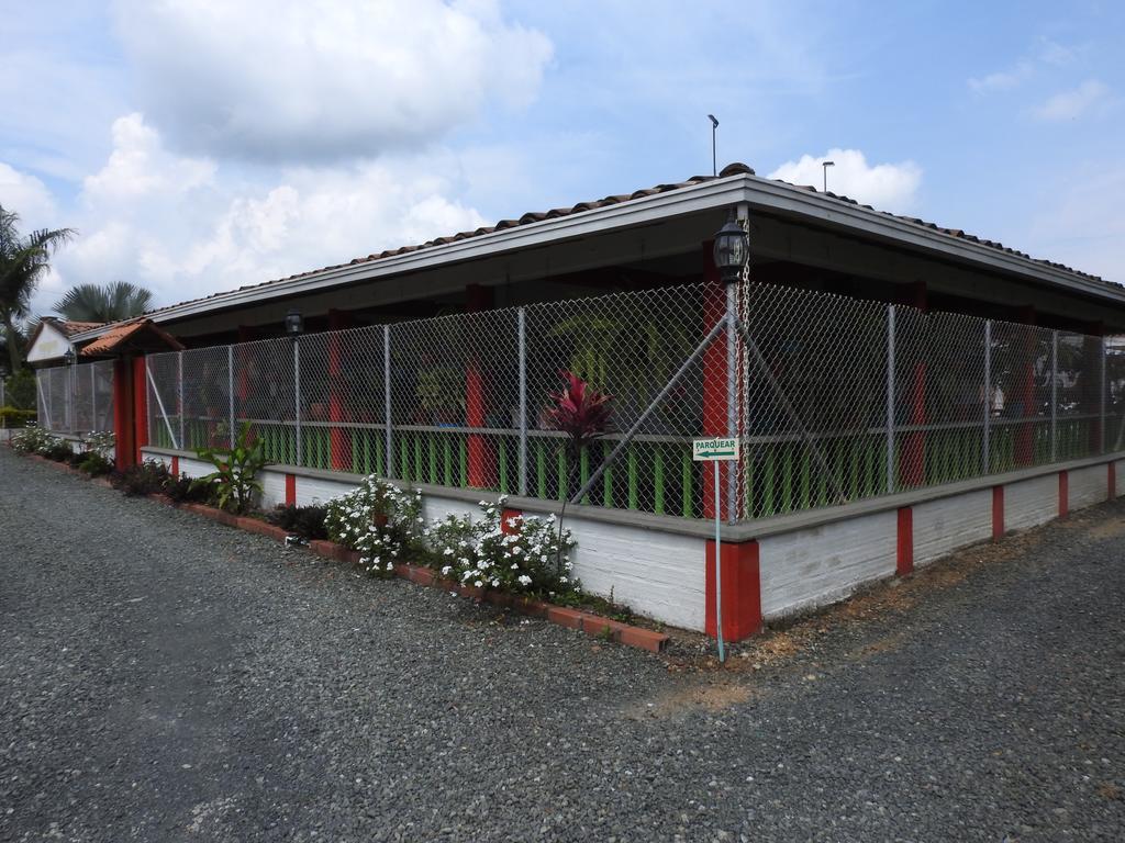 Hostal La Sultana Santa Rosa De Cabal Luaran gambar